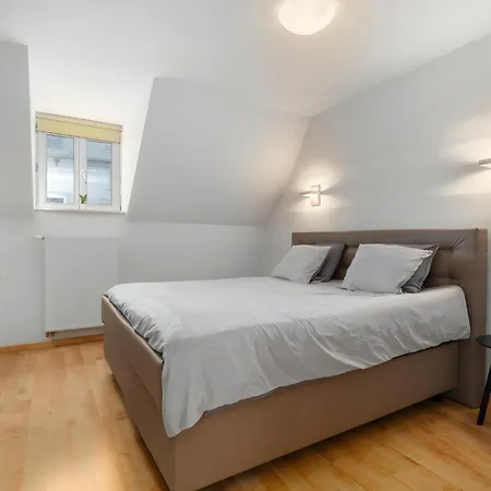 Διαμέρισμα Grosvenor 0201 *